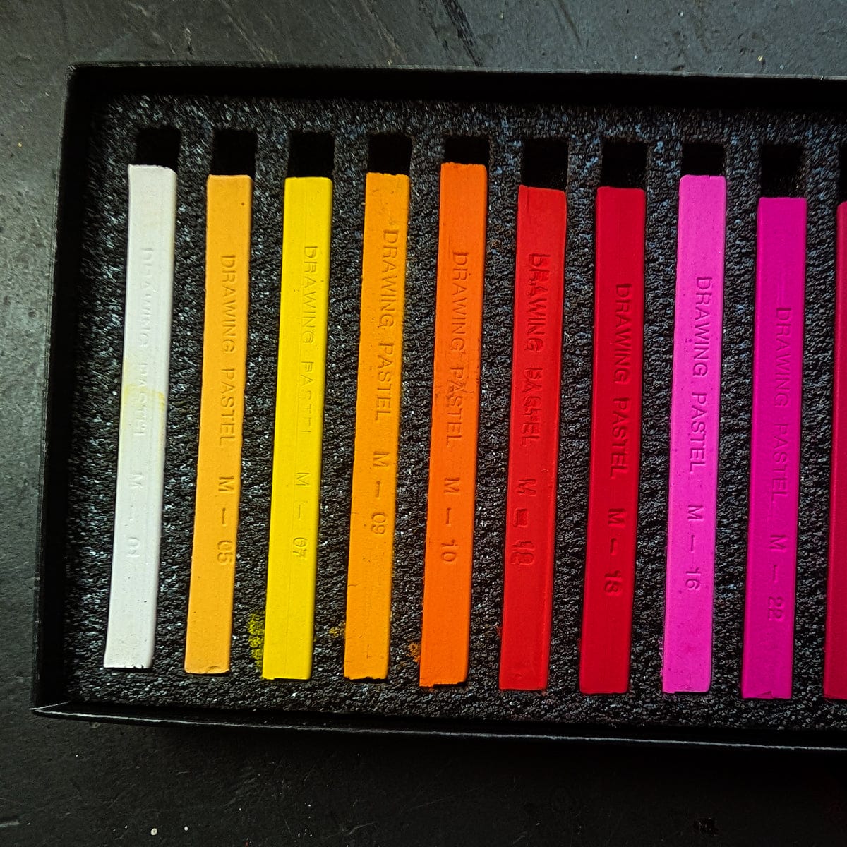 Mungyo Hard Pastel Set Mungyo - Artists' Drawing Pastels - Set of 24 Colours