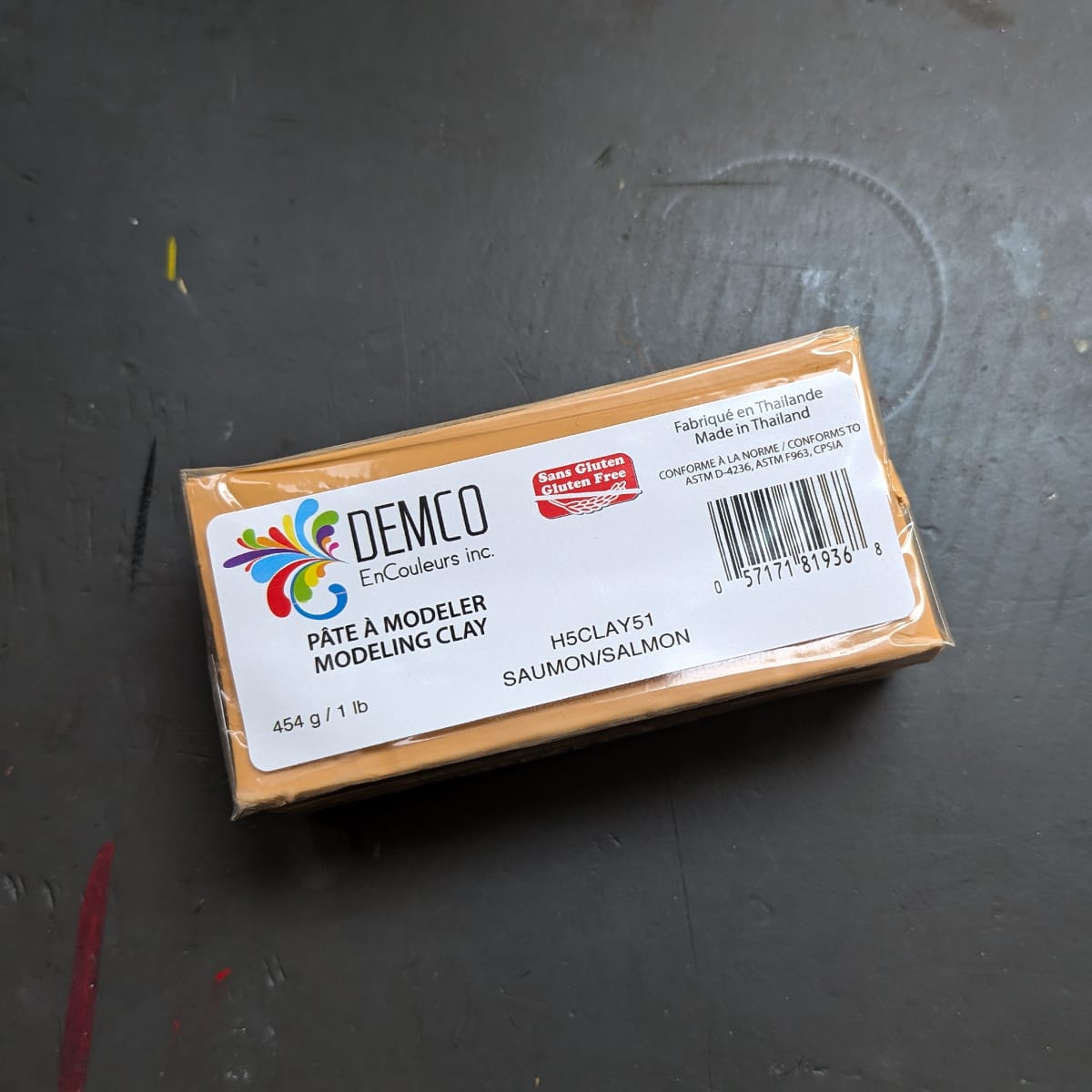 DEMCO EnCouleurs Modelling Clay Salmon Demco - Plasticine Modeling Clay - 454g Blocks - Salmon - SPECIAL OFFER