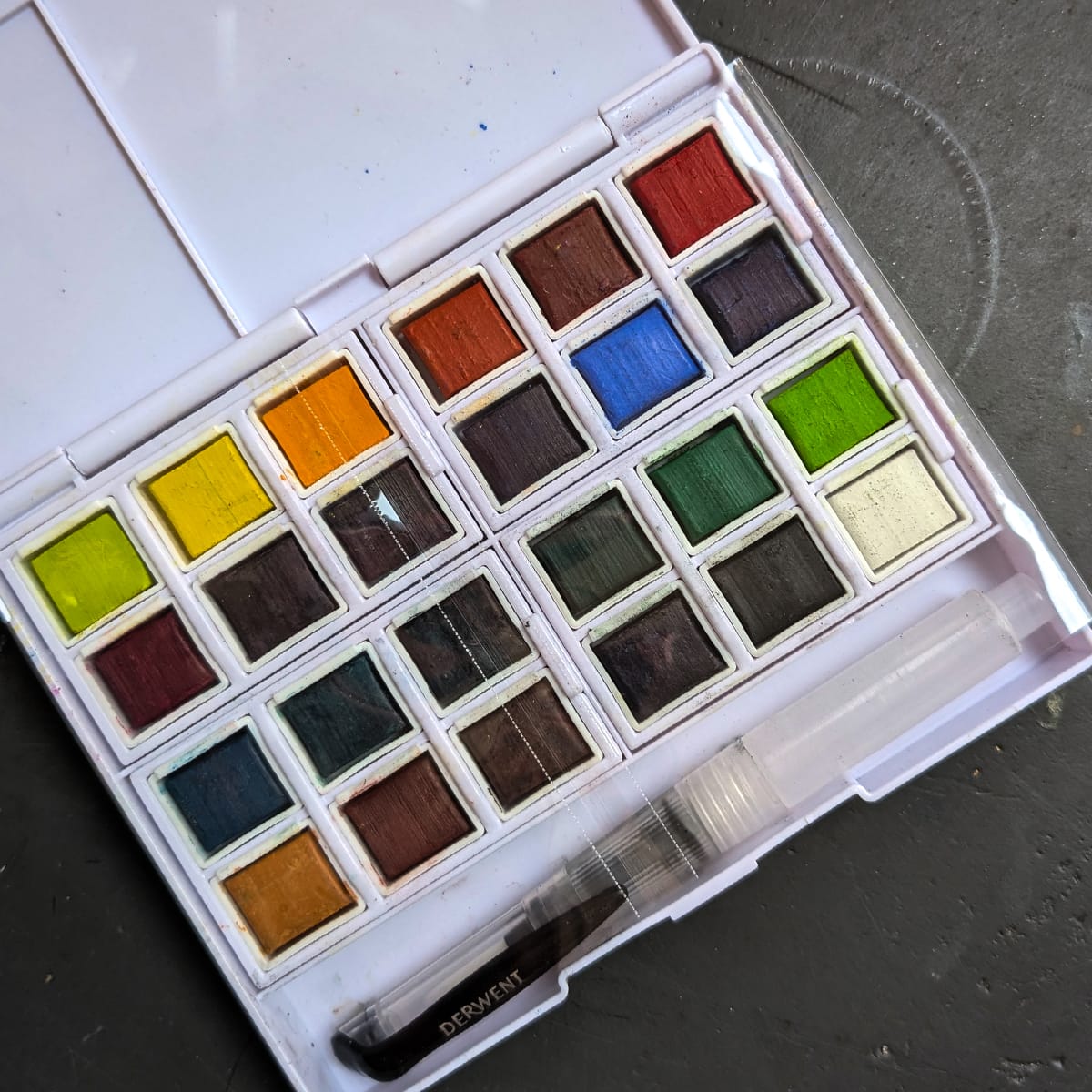 Derwent Inktense Derwent - Inktense - Permanent Watercolours - Paint Pan Set - 24 Colours