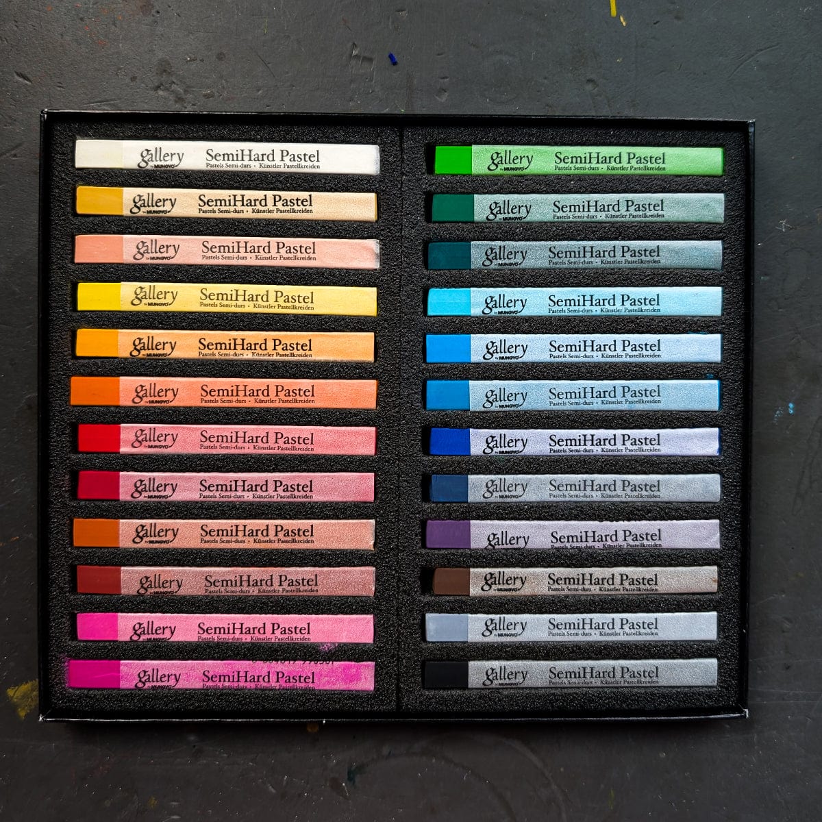 Mungyo Hard Pastel Set Mungyo - Semi Hard Pastels - Set of 24 Colours