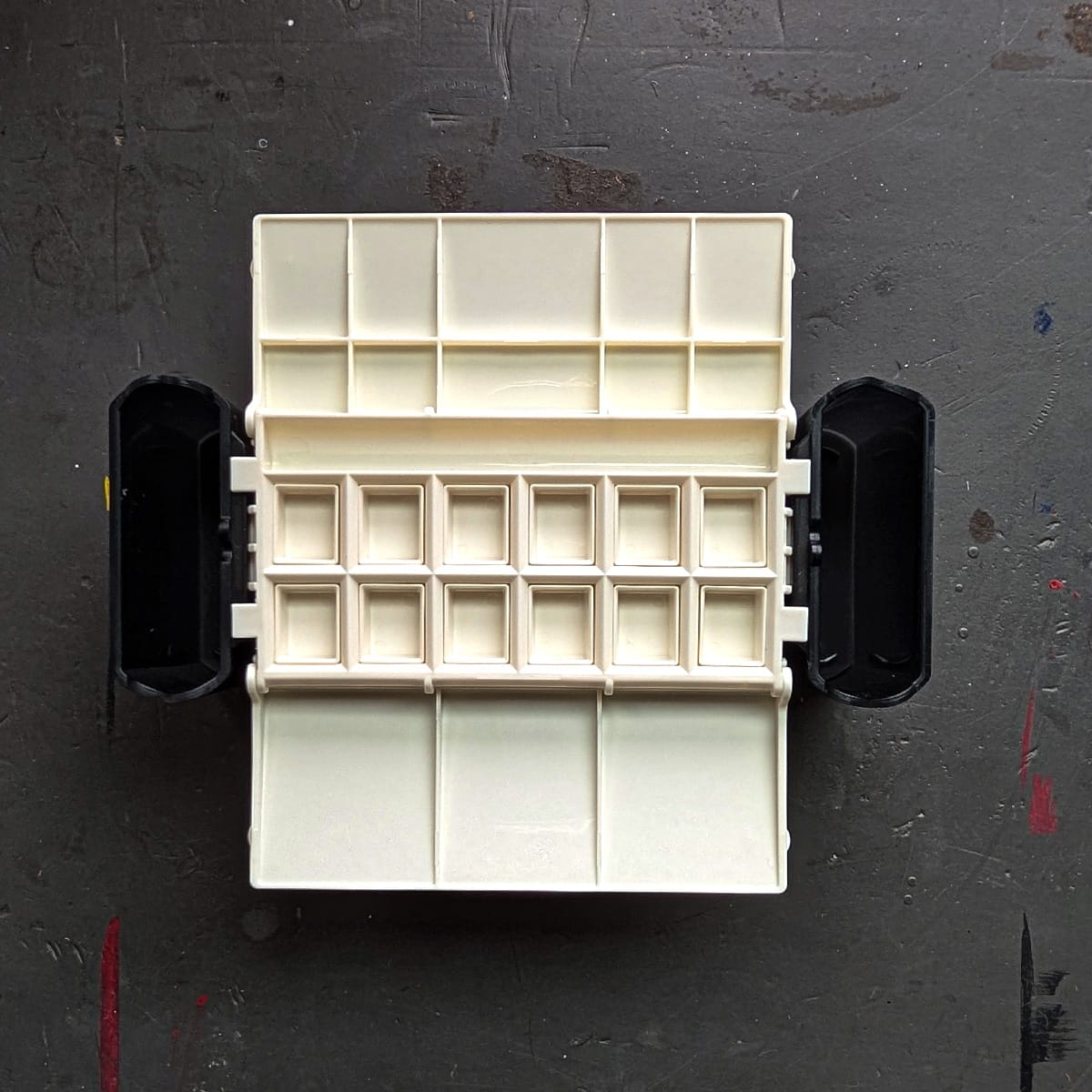 New Wave Palette - Plastic Portable Painter - Classic - Pocket Watercolour Palette