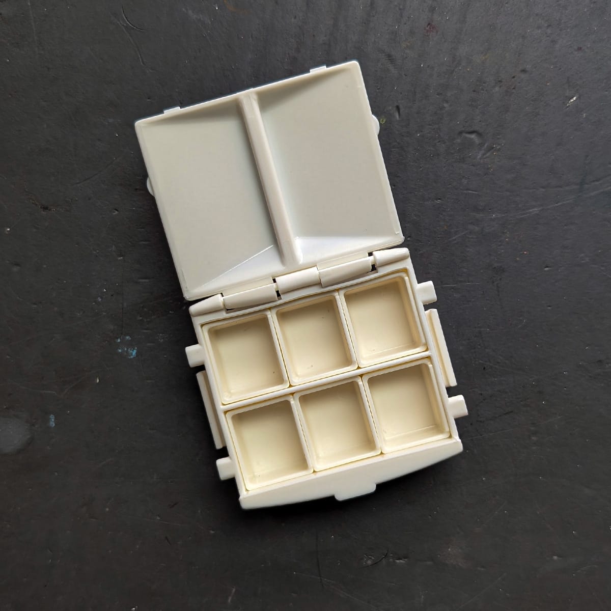 New Wave Palette - Plastic Portable Painter - Micro - Ultralight Watercolour Palette