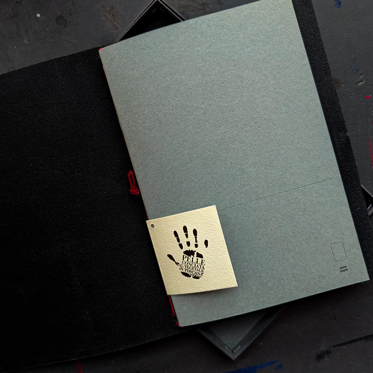 Paper Republic Notebook - Blank Paper Republic - Grand Voyageur - XL Leather Journal - Black