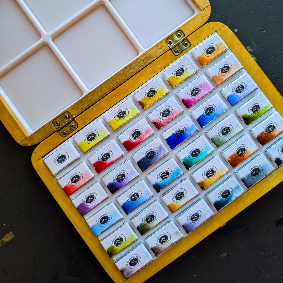 Roman Szmal Watercolour Set Roman Szmal - Aquarius Watercolour Set - Krzysztof Ludwin's Pallette - 36 Full Pans