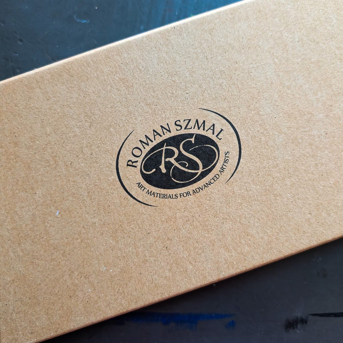 Roman Szmal Watercolour Set Roman Szmal - Aquarius Watercolour Set - Signature Master Set - Mona Omrani - 28 Full Pans