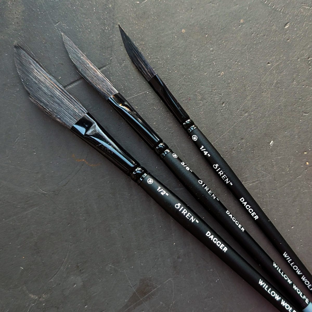 Willow Wolfe Synthetic Brush Willow Wolfe - Siren Artist Brushes - Series 1100 - Daggers