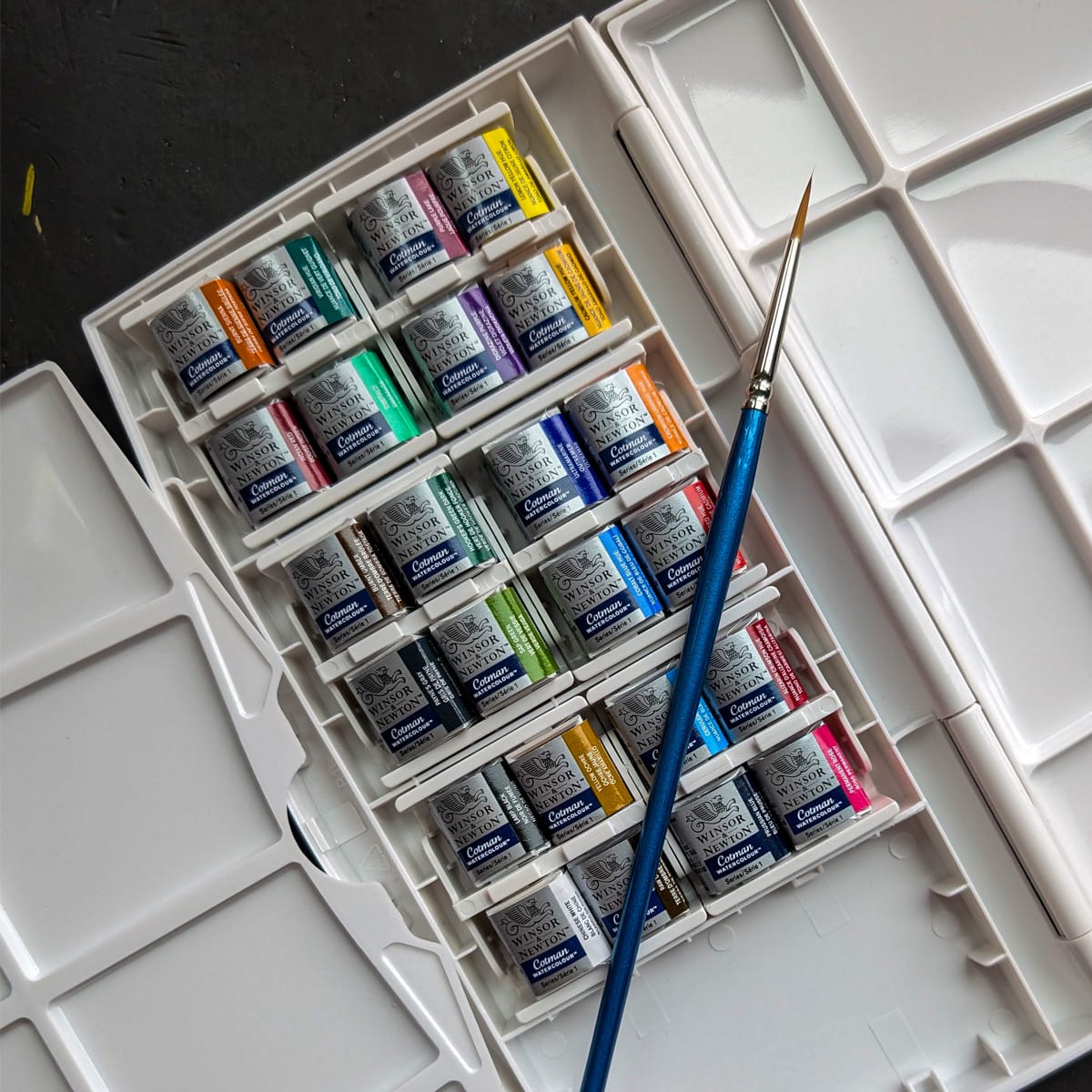 Winsor & Newton Watercolour Set Winsor & Newton - Cotman Watercolours - Travel Set - 25 Pieces